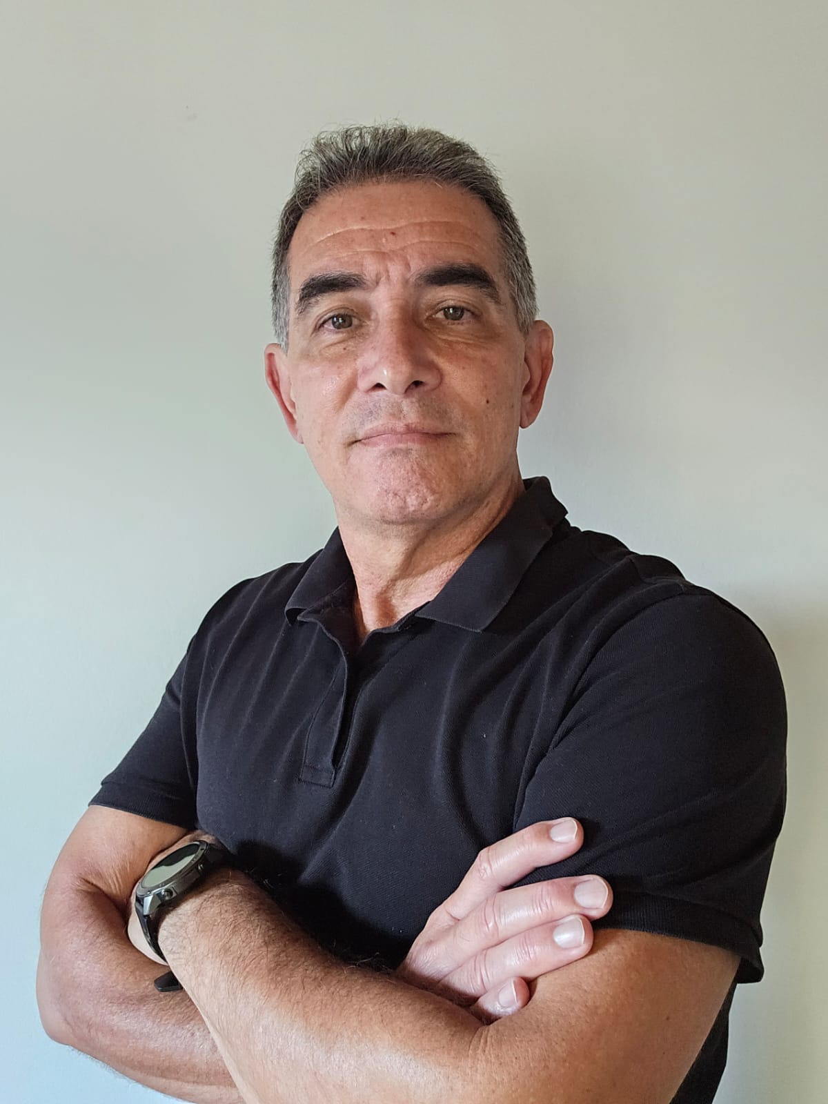 Professor Roberto Amaral, personal trainer especialista em alunos 55+ em Nova Friburgo - RJ